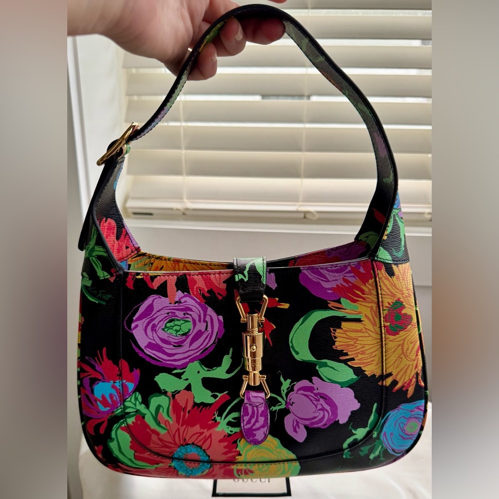 Gucci Bag - Picture 2 of 12